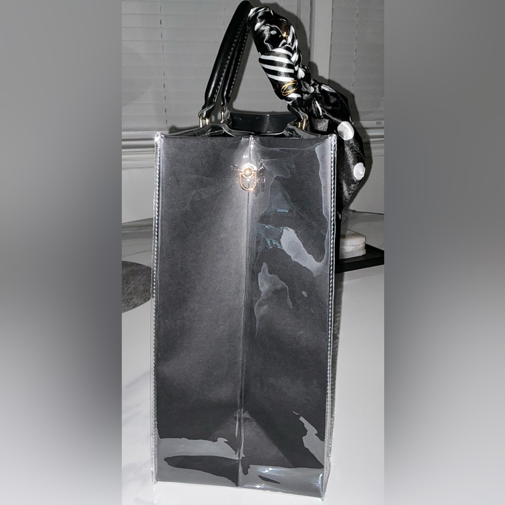 CHANEL Large Shopping Bag Tote - Picture 3 of 6